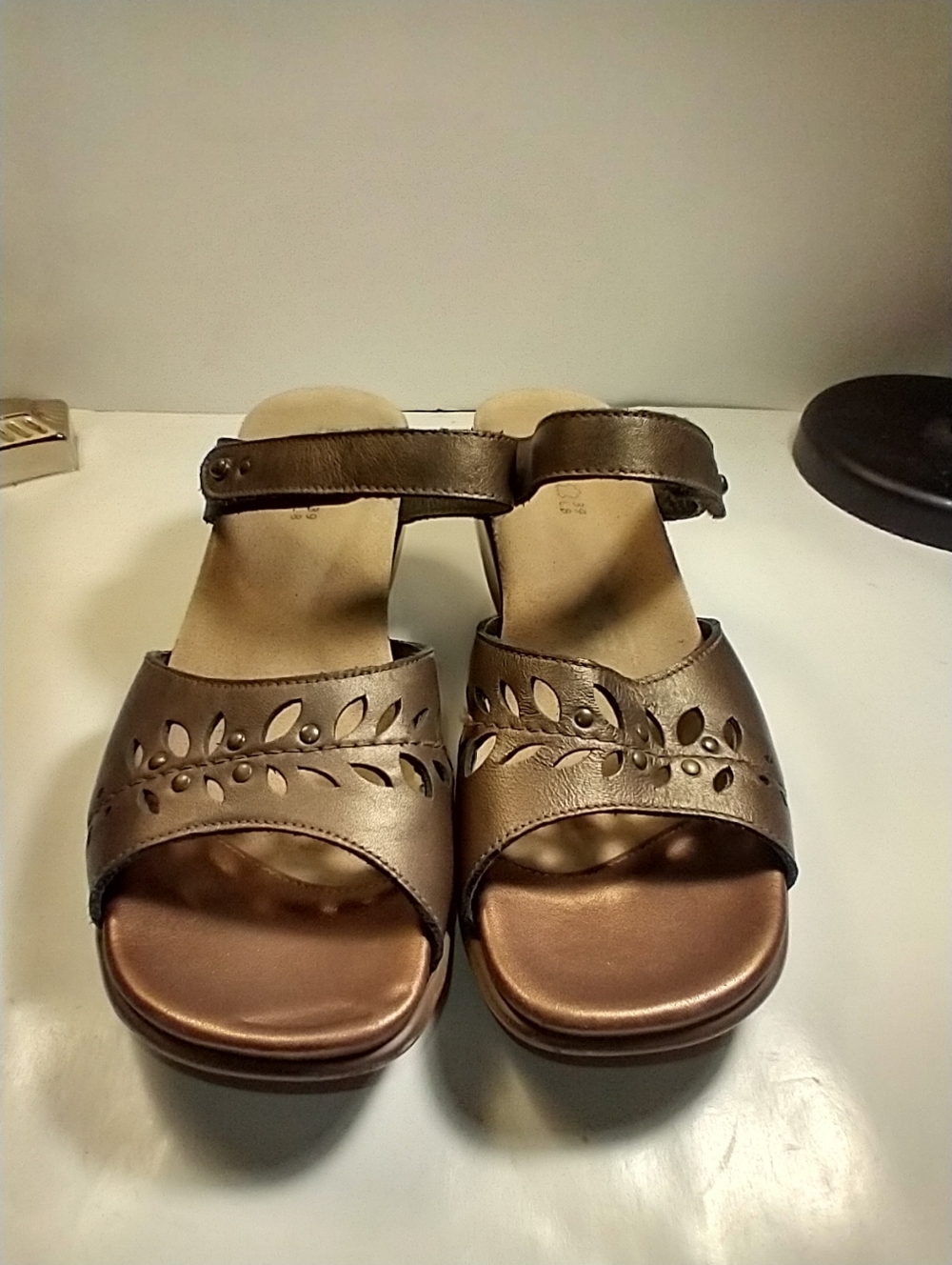 Naot Casual Slip On Two Strap Wedge Slide Sandals Women's sz 8(39). - Picture 3 of 12
